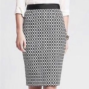 Banana Republic Jacquard Pencil Skirt  Black & White Size 4
